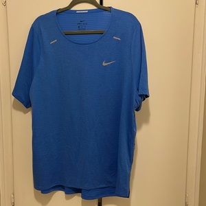 Used Men’s Nike Running T-Shirt